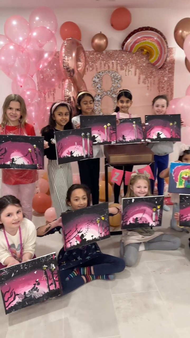Celebrating birthdays in style with a paint party that offers a unique and everlasting party favor - a canvas masterpiece! 🧚🏼♀️ 🎨💜
Check out the link in our bio for more information and make your special day unforgettable. 🎂
#SplashLabParty ✨