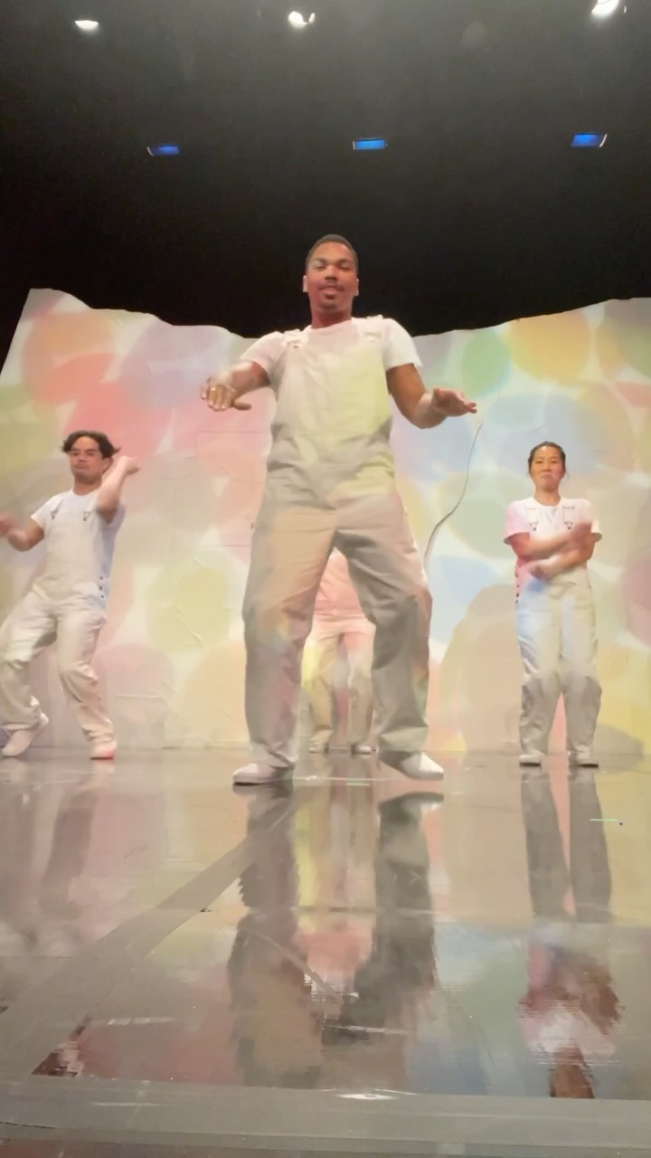 Bored in between shows? Why not start a trend 🕺🏽 #everybody #dancechallenge #newtrend