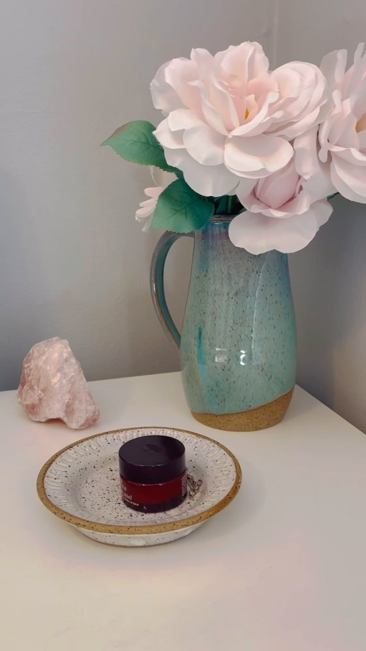 In ceramics, “seconds” refers to pieces with slight imperfections. A cracked handle, a pinholed glaze, or some other feature that didn’t quite turn out as intended. It’s easy to feel disappointed when these come out of the kiln, given all the care that went into the piece.
But there’s a silver lining- I get to keep them! Over the next few days I’ll be sharing some of my favorite moments in my home, courtesy of my seconds 💕
#pottery #clay #ceramics #ceramicartist #artistsofinstagram #potteryofinstagram #handmadepottery #handmadeceramics #potter #wheelthrownpottery #wheelthrown #functionalceramics #handmade #nantucket