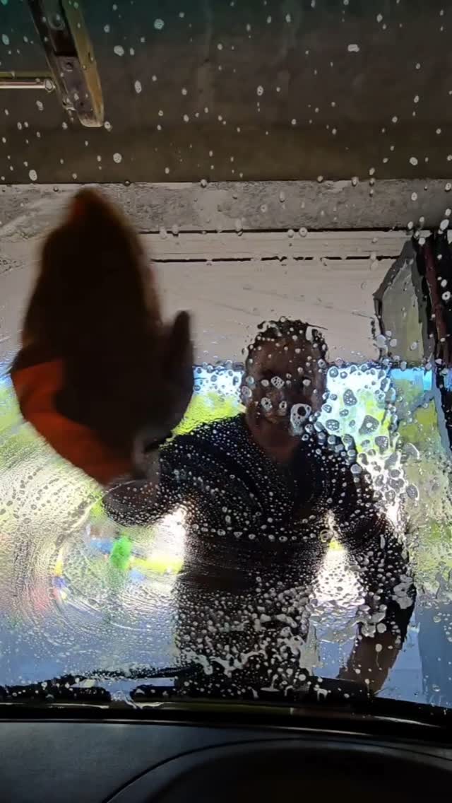 🎶 Car Wash 🧼🫧🪥🧽
😃 Grossartige Stimmung an unserem Grossparkdienst
🚒 Reinigung aller Fahrzeuge
🛠 Materialkontrolle und Inventar der Beladung
👩🚒 Vielen Dank den tüchtigen ADF
🪣 Hast Du deinen Frühlingsputz auch schon erledigt?
#FeuerwehrTurbenthalWilaWildberg #turbenthal #Wila #Wildberg #Tösstal #swissfirefighter #feuerwehr #118 #hobby #frühlingsputz #scania #mercedes #vw #tlf #adl #blaulicht #reinigung #jugendfeuerwehr #jfw