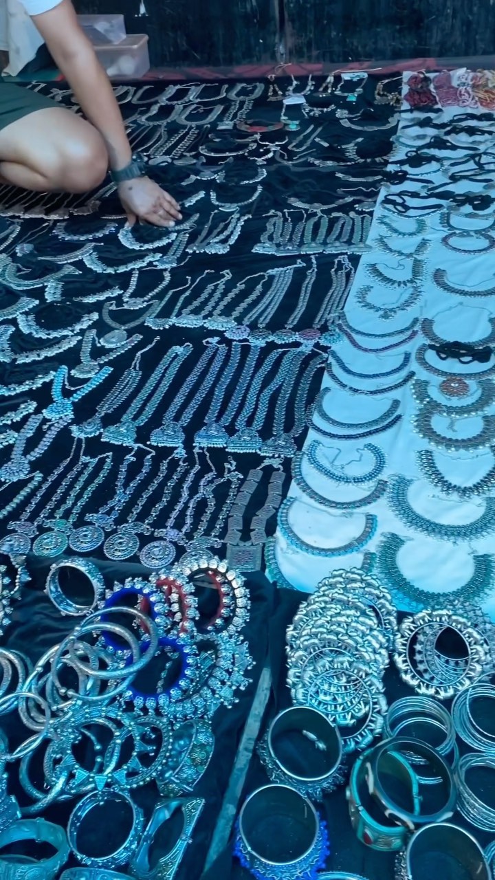 Bags, junk jewellery, dresses, souvenirs, dry fruits, Tibetan Market in North Goa, covers all your last minute shopping for the trip!
So, whenever you find yourself in Goa, don’t forget this Market!
Save for later!
Side note: In love with this song ❤️ Kudos to @sickflipofficial ☺️
.
.
#goa #goavibes #tibetanmarket #northgoa #bagabeach #travel #instatravel #goareels #sickflip #mehmaanmismatched #vacation #reeling #travelreels #travelindia