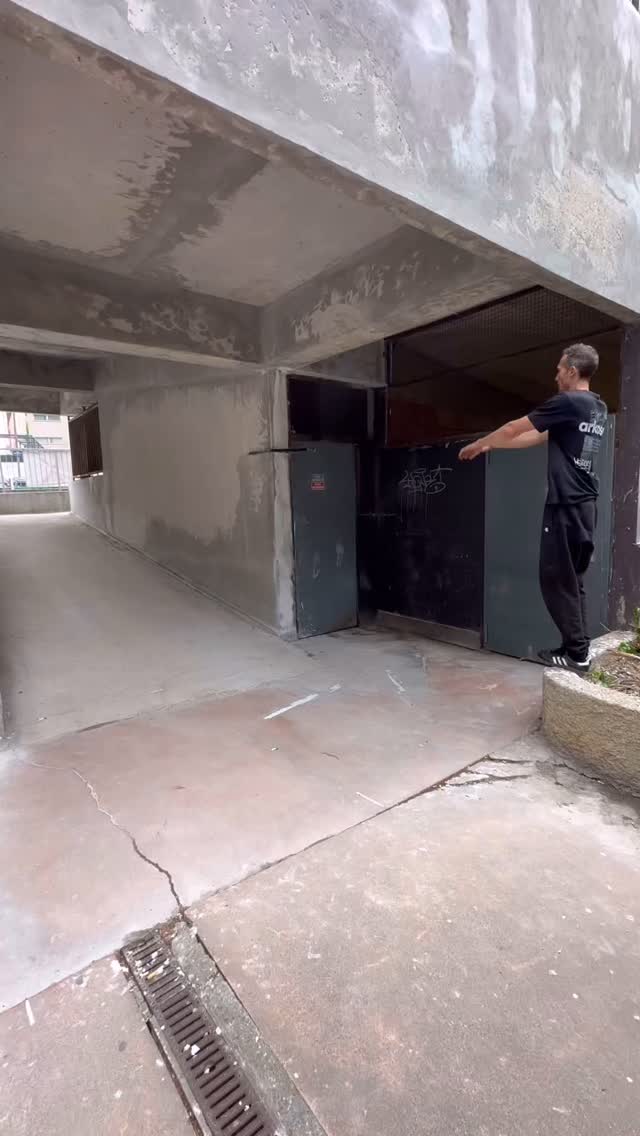 Petit best of de nos 3 videos sur cette belle journée de Parkour à Paris!
Vous préférez le format vlog ou le format bestof comme cette vidéo ? ⬇️ dites nous ça commentaires ⬇️
#parkour #parkourparis #pkp #origine #davidbelle #Paris