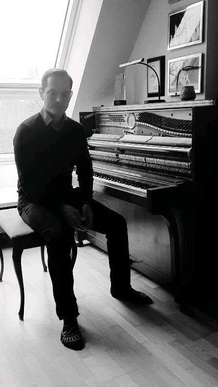 Today is release day of the first single 'march' from my new album 'the year' - the inspiration to compose an album about the different months of the year goes back to the German female composer Fanny Hensel (1805-1847). She was the older sister of Felix Mendelssohn-Bartholdy and stood in the shadow of her famous brother all her life, as it was socially undesirable in the 19th century for a female composer to come to the fore - so even some of her works were published under the name of Felix Mendelssohn-Bartholdy. Fanny Hensel composed her cycle 'The Year' in 1841 - 12 virtuoso and impressive works.
My 12 compositions from 'the year' reflect calm and peace in our uncertain times - they are intended to help the listener find their way back to themselves and gain their own strength from within. Please enjoy #march here and in total length on every streaming platform worldwide!
.
#neoclassical #neoclassicalmusic #piano #pianist #neoclassicalpianist @silentbeatrecords #fannyhensel