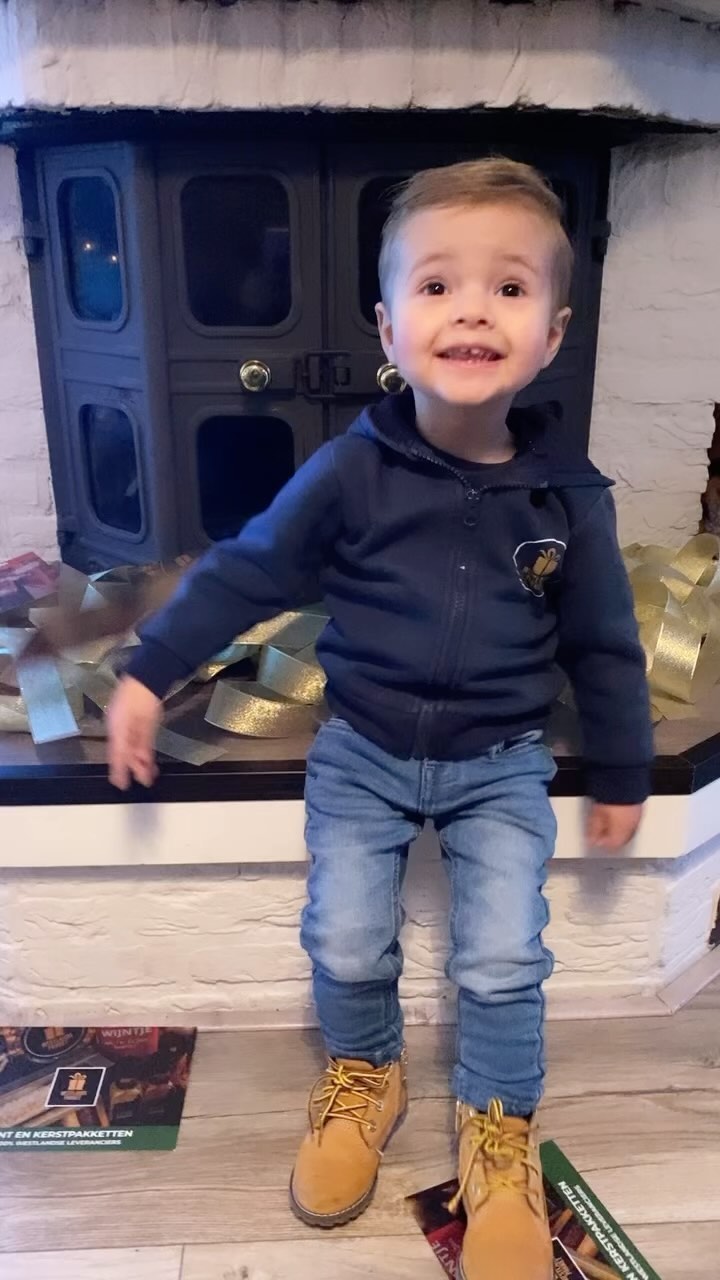 Dani is er klaar voor! We gaan beginnen met het inpakken van alle #cadeaus en #kerstpakketten! π
Alle bedrijven bedankt voor jullie bestelling! Wij gaan er wat moois van maken! ππ«