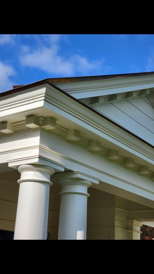 #throwbackthursday to last winter when we took this front entry from conventional to #classic
#louisvillearchitecture #porch
