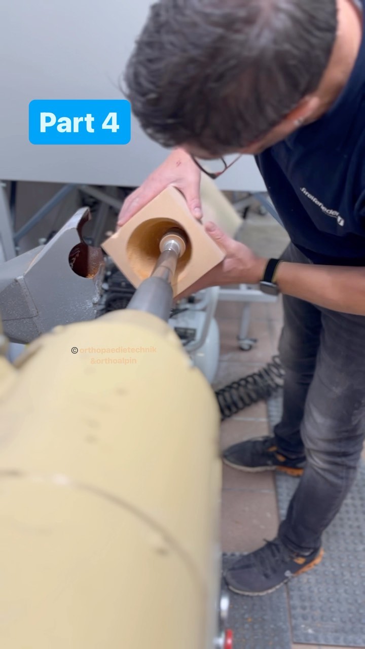 Teil4 und somit letzter Teil. Schaumkosmetik fräsen, einkleben, in Form schleifen und fertig zur Abgabe machen. Fertige Prothese.
Danke fürs anschauen, liken, teilen und speichern des Videos. Ich hoffe dir hat dieser kleine Einblick in die Orthopädietechnik gefallen ☺️👍
Bis zum nächsten mal 👋
🇬🇧 part 4 - final part. Preparing the foam, shaping it to the customers sizes and preparing everything for the final fitting.
Thx for watching, liking, forwarding and saving that content. I hope you enjoyed that little insights into o&p.
See ya 👋
#orthoalpin #zillertal #orthopädietechnik #oandp #unterschenkelprothese #prosthesis #belowkneeprosthesis #prothese #prosthetics #beinprothese #prostheticleg #amputiert #amputee #amputeelife #lifestylemedicine #handwerk #handmade #handcrafted #handwerksstolz #handarbeit #immerweiter #lustaufhandwerk #custommade #meinhandwerkhilft