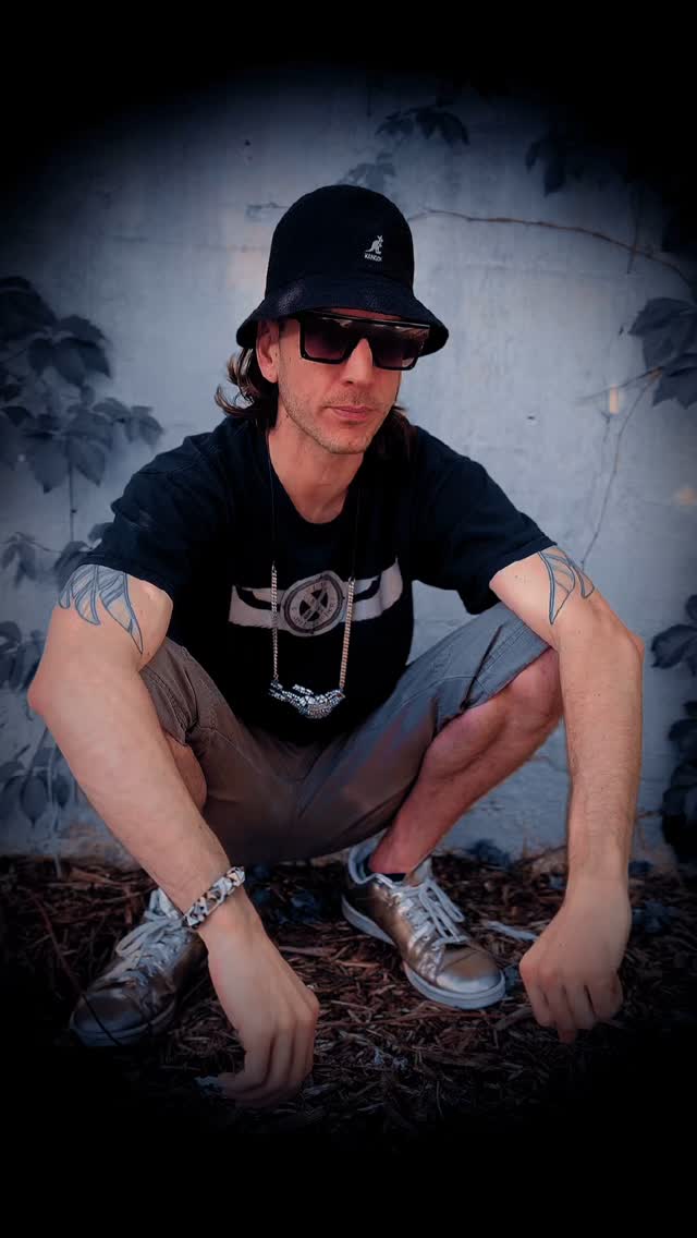 “The serpent and the bird in me , This isn’t even rappin this be more like psychic surgery, @wingedcobra check the circuitry”
IxChel Gold project out all on platforms
Www.hiphopmedicine.com
“Where hip hop and healing are 1”
Since 2013