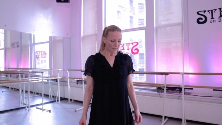 EMILY BUFFERD: A mentor touches a life forever and Emily has done that to me. She is an extraordinary human and I am so lucky I walked into her class for the first time in 2019. Within the first 5 minutes of class, I felt empowered and inspired. She is a teacher that invites us to explore honesty in the movement and celebrates how we express ourselves in class. A million “Thank You’s” for sharing this dance with me 4 years after our first encounter. I am honoured to dance your choreography and capture this moment we shared in the studio. Life is magical when you connect, learn and share with others. Thank you for your sparkle Emily Bufferd!
👯♀️ @tjmilne2
🧠 @ebufferd
🎙️ @adele
🎥 @samlobelvideography
📍 @stepsonbroadway
-
No rights claimed to this music, purchased and used legally for #inspiration only.
#emilybufferedchoreography #dance #express #stepsonbroadway #magic #connection #unforgettable #justdance #mentor #be #adel #inspiring #thankful #moment #liveinit