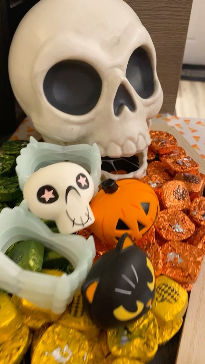 🎃💀Come join the Halloween Fun at Pahlavani Tattooth Parlor ✍️🦷