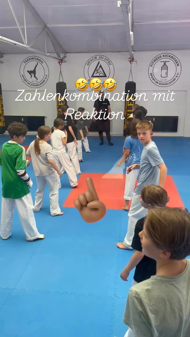#taekwondo by Inan Tunc #taekwondotraining #meinemädels #fit #fitness #fitnessmotivation #lifestyle #sport #düsseldorfsport #sportstyle #sports #spaß #spass #kick #kicks #frauenpower #mädchen #mädchenpower #bewegung #power #jugend #derendorf #pempelfort #family #familie #kids #kinder #verein #vereinsleben