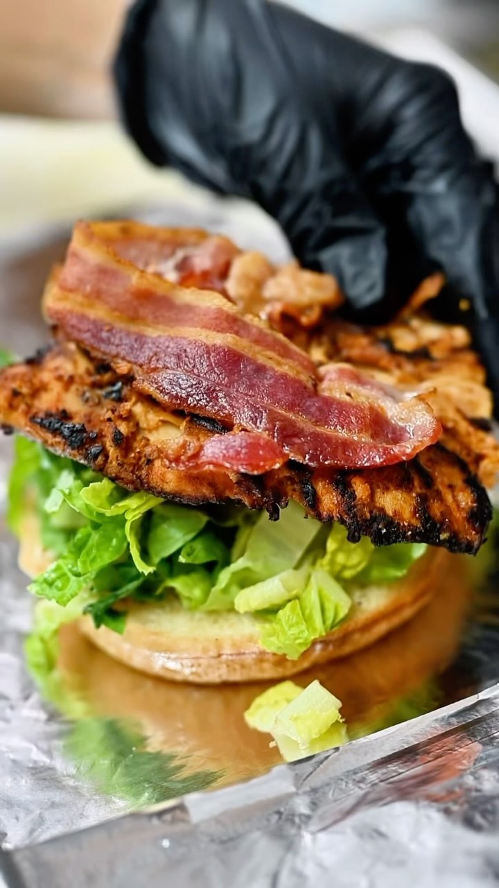 Enjoy your lunch as it should be the best Latin food here in @foodiestop2023
#healthyfood
#lunchbox
#lunchtime
#lunchbrickell
#brickellrestaurants
#restaurantbrickell
#brickellfoodtrucks
#brickellfoodporn
#latinfoodtruck
#latinfoodbrickell
#brickellfooddelivery
#deliveryfood
#foodlatin
#latinfoodtruck