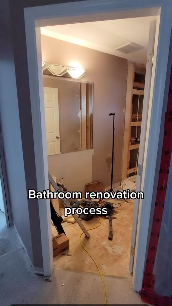 We’ve been busy! Here’s a bathroom renovation we’re just finishing up. 👍
#bathroomrenovationscanada #lowermainlandbusiness #renovationcompany