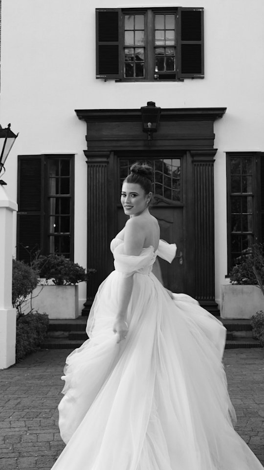 @houghton1938
@theweddingcollectivesa
@_byblythe_
@lizemarie.smit