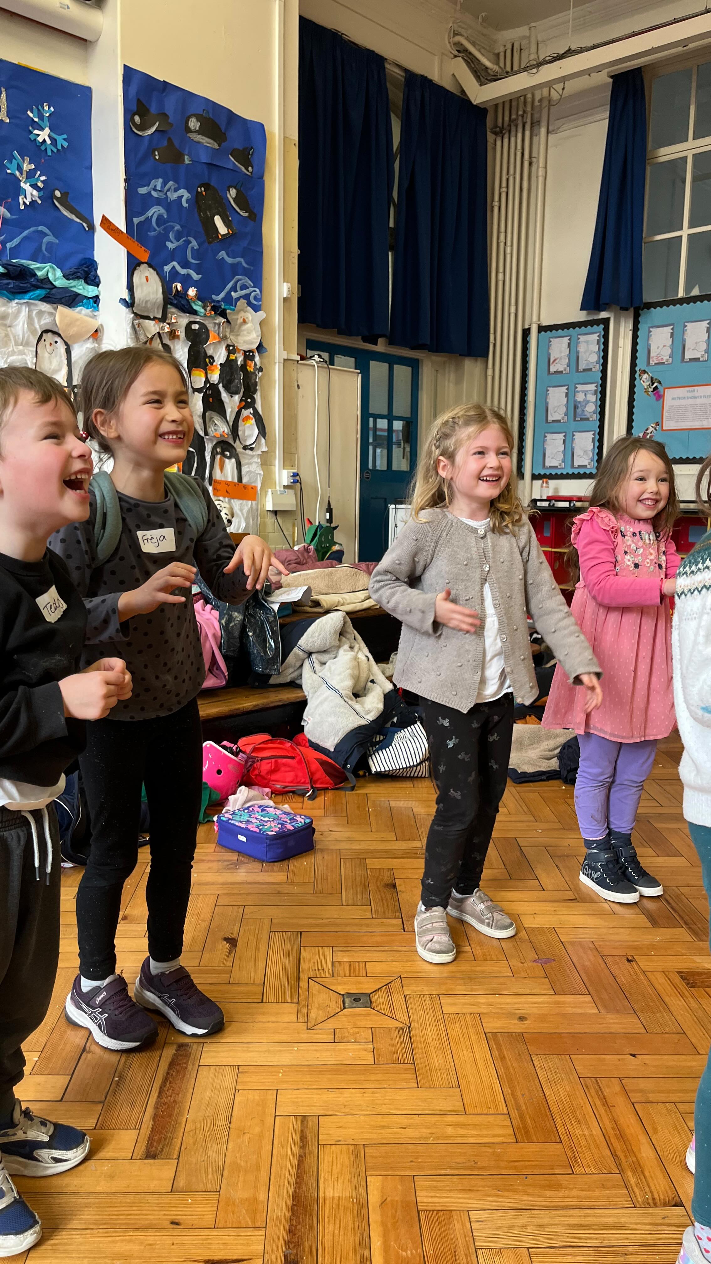We had such an awesome day 🤩
We created cool puffy paint pictures, made gorgeous tulip flowers cards, got very creative in drama, using our epic imaginations and looking at mime ⭐️
It’s been such a wonderful week and we’re already looking forward to our next workshops🌈
Keep your eyes peeled for when we release space 👀🎊🥳