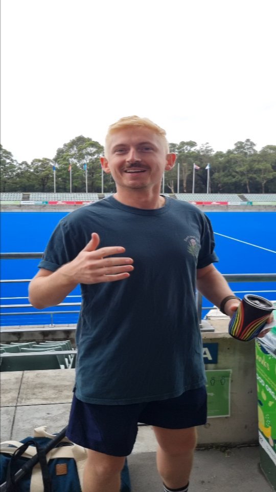 I think we all have the current enthusiasm levels as @jessejamesmeowf 😑👋🏼 plus side its almost the weekend again 😁
#mardigras #hangover