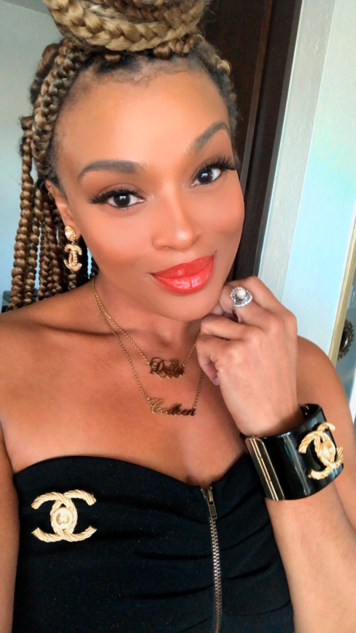 She Who’s Confident Within, Requires No Approval to Bear The Very Essence That Makes Her “She”
Black Girl Magic✨👑
🎥 Vampira
.
.
.
#atrudeity #goddess #blackgoddess #blackisbeautiful #blackgirlmagic #blackowned #blackgirlfollowtrain #blacknative #her #she #thatgirl #reels #bossbabe #classic #classicbeauty #vintage #cc #cmb #colleen #soulfood #thework