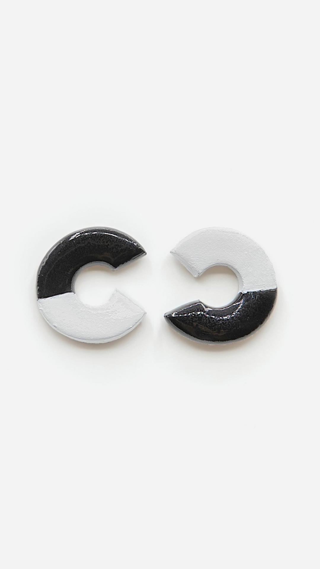 Explore new ways to style your outfit with our Céramique Collection!
•
Elevate your classy look with these unique handmade ceramic earrings. Featuring mismatched designs, they combine dark clay with a blend of shining white and black enamel, hanging delicately from sterling silver studs. Lightweight and stylish, they’re also available in tobacco clay with dark green or translucent enamel options.
•
Shop now our new collection at www.ornamental.co
•
Céramique Collection
•
#reels #reelsinstagram #reelvideo #reelsvideo #reelsinsta #ceramique #ceramicjewelry #ceramicjewellery #clayjewelry #clayjewellery #ceramics #handmadejewelry #handmadejewellery #handmadejewels #handpaintedjewelry #handpaintedjewellery #madewithhands #jewellery #jewelleryaddict #jewellerydesign #jewellery #jewellerygram #jewellerylover #jewellerydesigner #ukbrand #newcollection #ornamentalcommunity #ceramiquecollection #ornamental