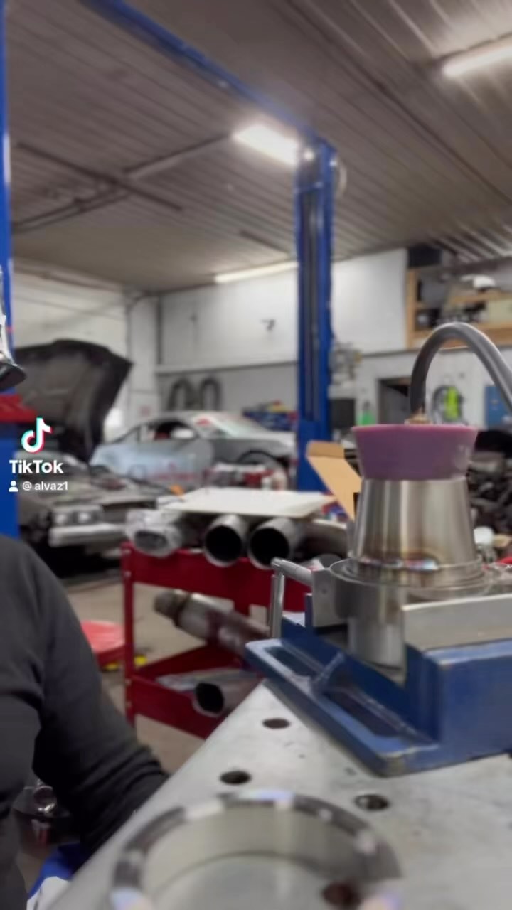 Ford mustang exhaust in the making!!
#alsdriftshop #tig #weld #fab #mn #ilovemyjob