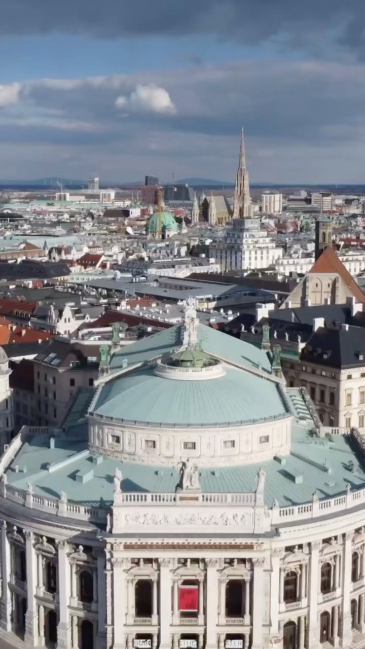 ๐๐ข๐๐ง๐ง๐ ๐ข๐ง ๐๐ ๐ฌ๐๐๐จ๐ง๐
.
.
.
๐ฅ @luxury_vienna_travel
Follow us in๐ป
๐ฎ๐น @luxury_rome_travel
๐ซ๐ท @luxury_paris_travel
๐ฆ๐น @luxury_vienna_travel
.
.
.
#wienistanders #wiennurduallein #wienfood #wienbeinacht #viennanights #viennanightlife #viennagoforit #wienna๐ฆ๐น #vienna_go #wienerrathaus #rathauswien #rathausplatz #rathaushamburg #burgtheater #stephansplatz #stephansdom #heldenplatz #michaelerplatz #viennainternationalairport #austriamylove #donaukanal #mq #viennasky #wien_vienna #wien_love #viennablogger #vienna #viennaautoshow #viennaoperahouse