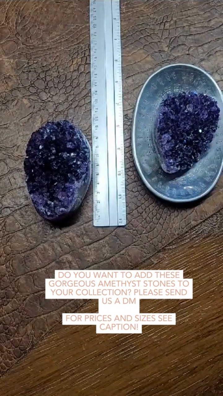 VERY limited stock!
🤩Amethyst rounded stones. These gorgeous pieces of Amethyst have a rounded and polished back side which makes them so comfortable to hold and absolutely stunning to see!
👀We've got our hands on a few limited pieces! If you want to add these to your collection of gems and minerals NOW is the time for pre order!
Send us a DM with the weight (mentioned below) and we will make your order ready for you!
Amethyst cluster one: 450 gram 60.-
Amethyst Cluster two: 320 gram 50.-
📦FREE NL shipping!
#amethyst #homedeco #gemstones #minerals #homegemstone #goldentriangle #purple #peace #harmony #edelstenen #edelstenenwebshop