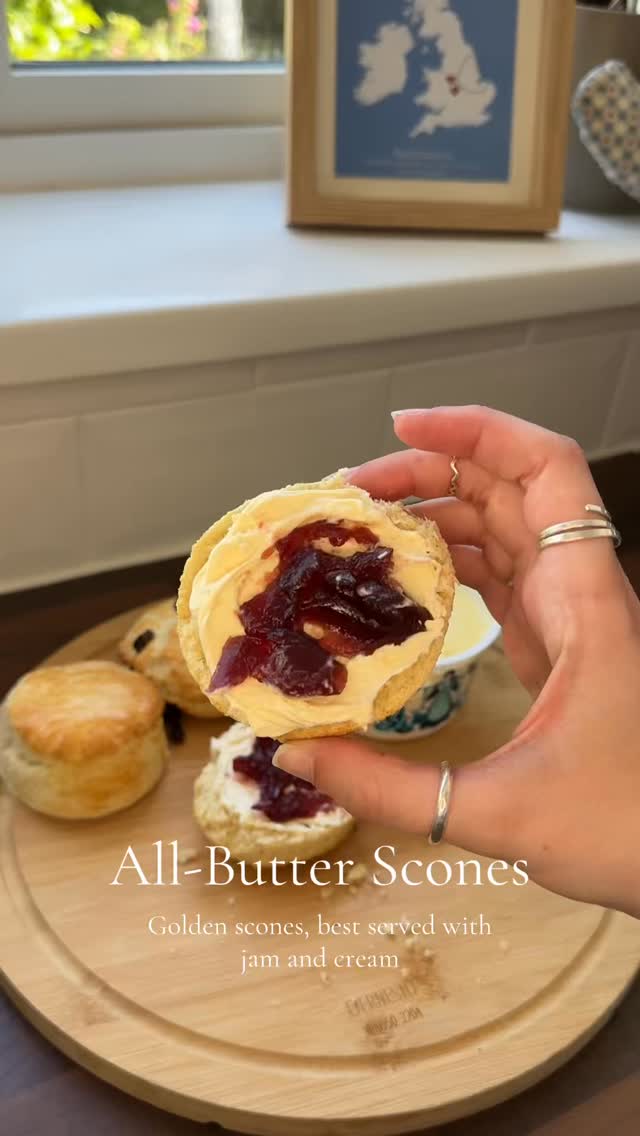 The big question: Devon or Cornwall?
I’m a Devon method girl myself, cream first all the way
To make these scones yourself you’ll need:
345g Self Raising Flour
1 Tsp Baking Powder
85g Butter
1 Egg to wash
3 Tbsp Caster Sugar
175ml Whole Milk
1/4 Tsp Salt
Heat your oven to 200c and bake for 10 minutes
You can find a full recipe with more detailed instructions on my blog linked in my bio
#baking #bakingtiktok #bakingrecipe #recipes #bakingtok #easyrecipe #kidsrecipes #scone #sconesrecipe #jamandcream #devonscone #britishsummertime #bakingfromscratch