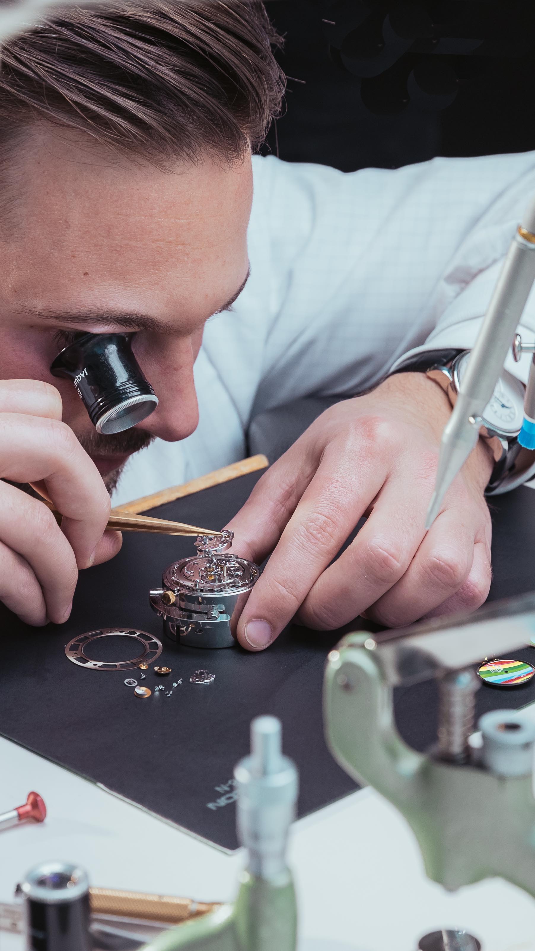 Behind the scene du tournage Jaquet Droz pour Only Watch 2023. Une pièce unique, un mélange de savoir faire et d’artisans talentueux ! Part 1/3 #watches #onlywatch #jaquetdroz #filmmaking #bts #watchmaking #swissmade @onlywatch_official