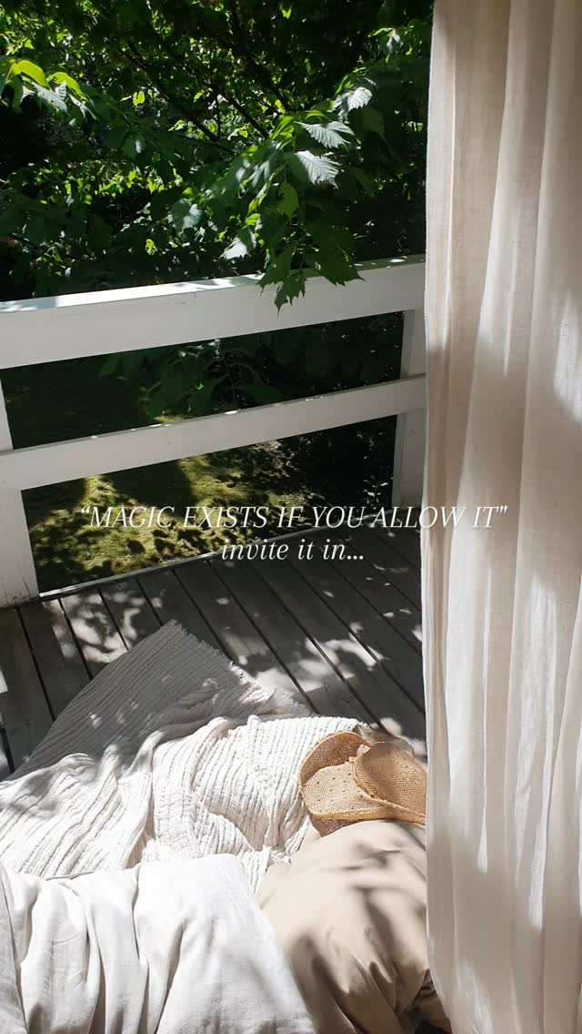 Invite it in 🌱🤍
Hvordan skaber du magi i hverdagen?
How do you invite magic into your daily life?