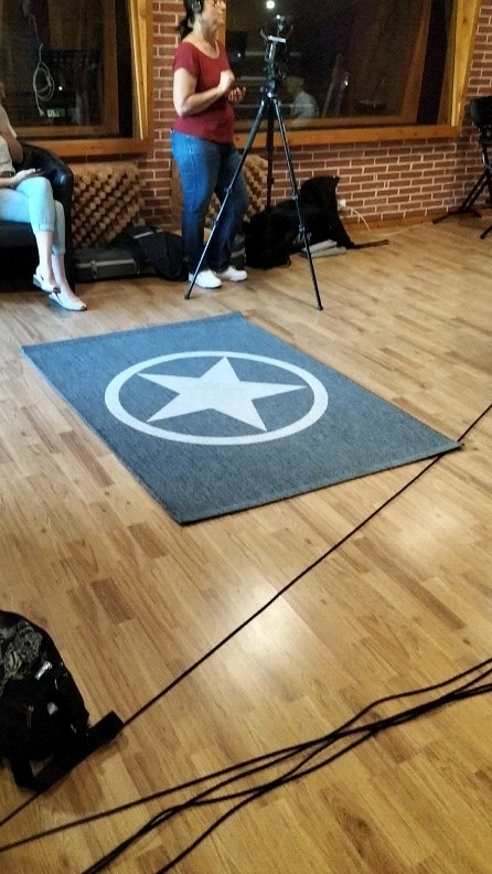 A l'occasion de la sortie de l'album sur toutes les plateformes, tournage d'une émission pour France 3 avec Séverine Bonnin. Diffusion dimanche 8 octobre 11h sur France 3.
#severinebonnin
#studiodenregistrement
#studioproducson
#occitanie