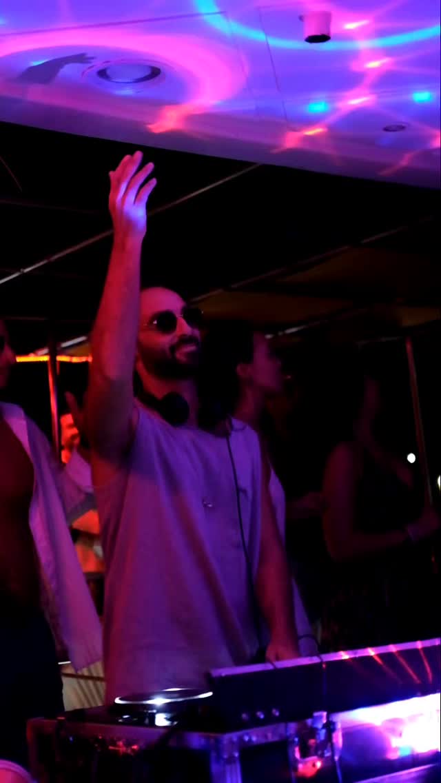 Something special is coming your way tonight...
But hereās a heads-up - weāre almost out of spots. Donāt miss your chance.