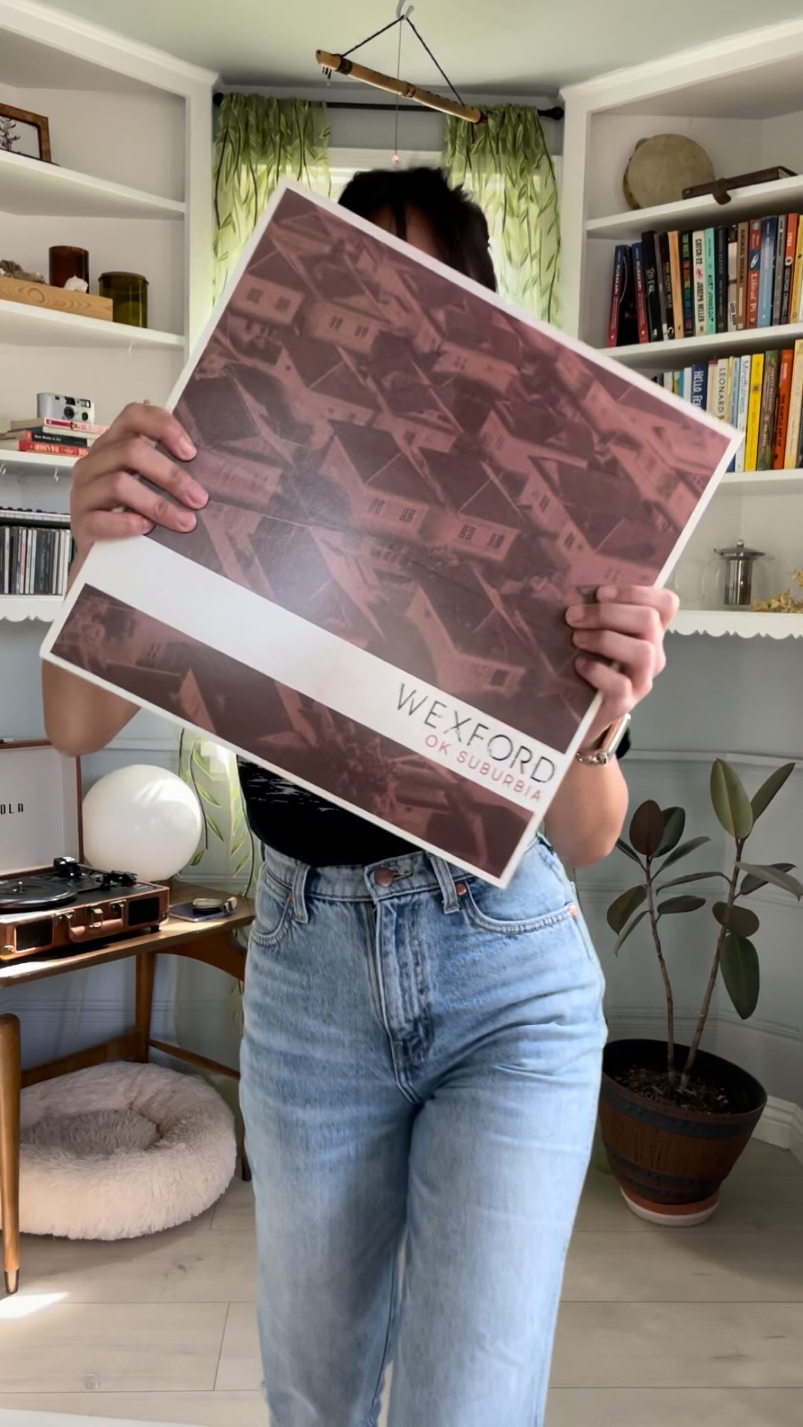 that awesome feeling when you get physical copies of your designs 🫶
@r.liba teamed up with @wexfordband for their Debut Album release “OK Suburbia”. Aside from designing their logo, vinyl package, and merch- we created a series of collectible NFTs on the Neo N3. Making it the first full-length studio album on the Sky Hut NFT marketplace 🤘
#newmusic #wexfordband #alternativerock #vinyl #musicmerch #graphicdesign #nfts #ohiomusic #ohiomusicscene #rockmusic #vinylcollection #vinylcommunity