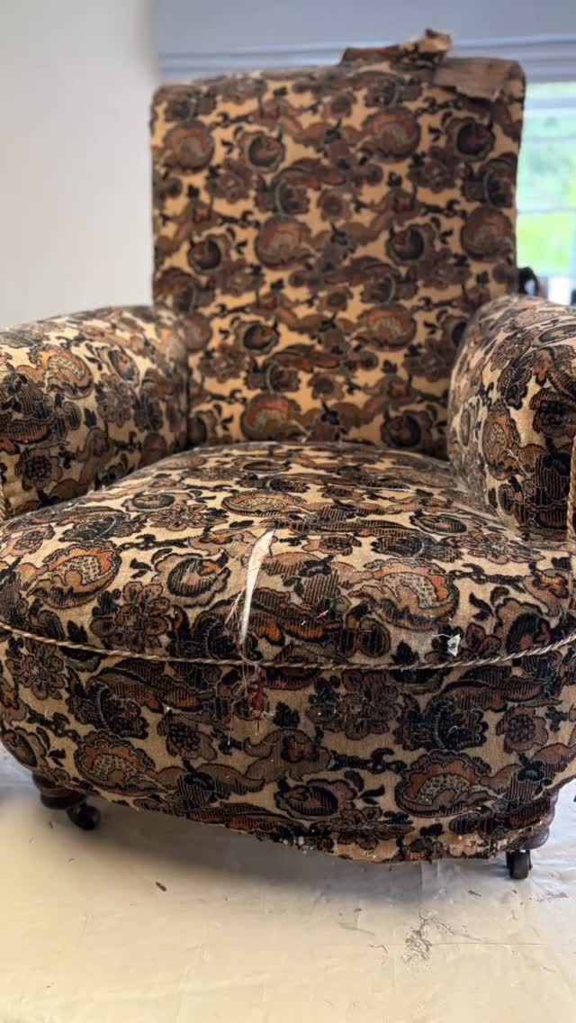 #romanblinds #bespokeupholstery #curtains #blinds #wetherbyupholstery #interiordesign #customupholstery #leedsupholstery #bespokecushions #upholstery #upholsteryfabric #upholsteryshop #upholsteryfabrics #upholsterylife #upholsterydesign #upholsteryworkshop
#upholsteryproject #upholsteryleeds #upholsteryproblems #upholsterylove #upholsteryrepair #upholsteryrepairs #reupholstery #scattercushions #footstools #bespokefootstools #bespokeupholstery