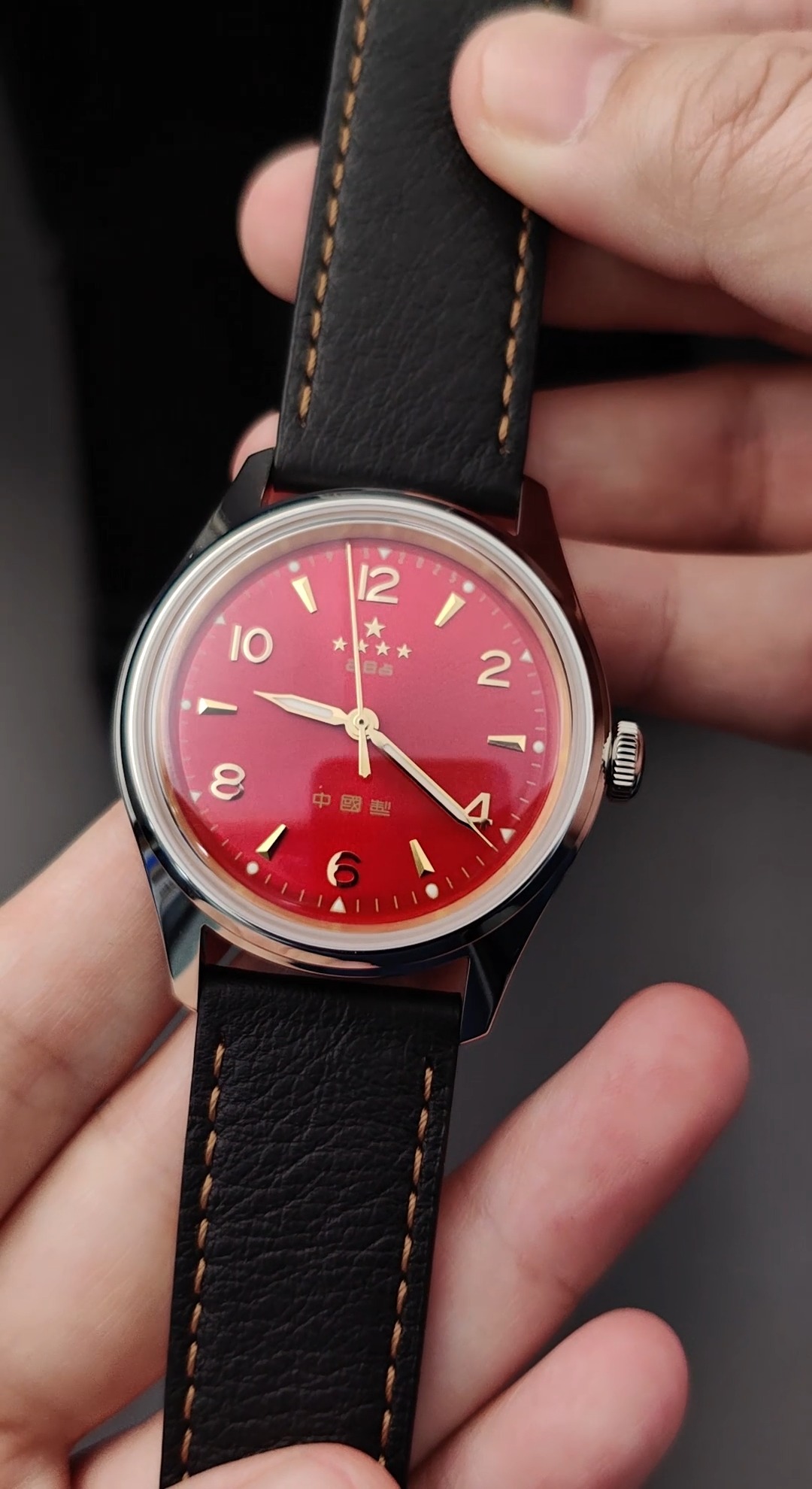 Unbox our very special Red Dial Limited Edition 70th Anniversary Wuxing 5 Star Automatic Watch 🇻🇳