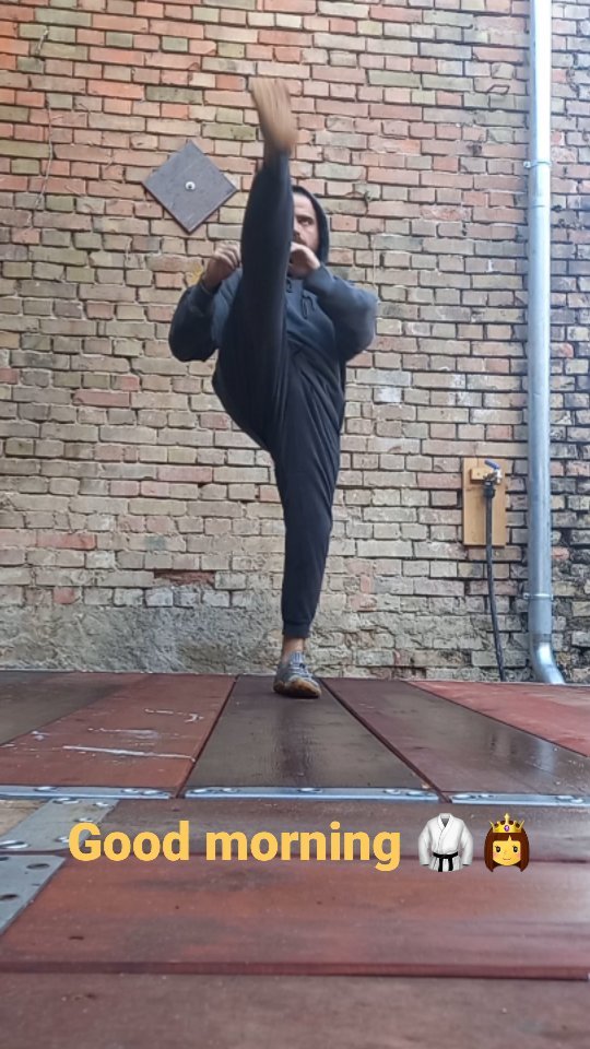 Lead by example.
Best way to teach your children "something" is to be that "something".
#karate #movement #morning #kids #parenting #play #kyokushinkai #education #martialarts #father #papa #kickboxing #workout #practice #yoga #love