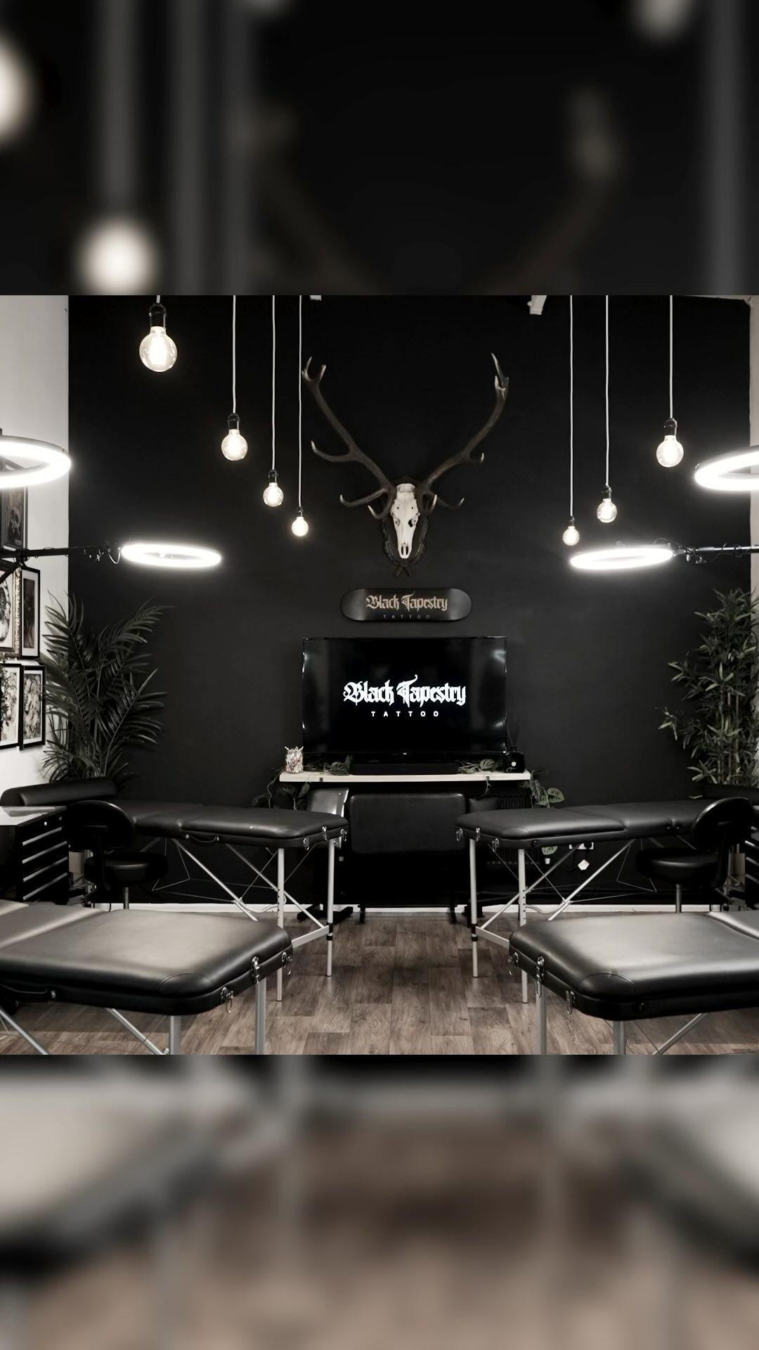 Tattoo studio @blacktapestrytattoo check it out!
#blacktapestrytattoo #tattoo #tattooartist #promovideo #marketingvideo