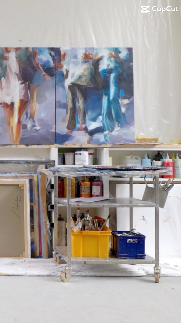 Réalisation: Rénovation d’une maison des années 30 en un loft parisien. Un atelier d’artiste et un grand espace de vie ouvert pour toute la famille.
Créé en 2010 pour @muriellevanhove