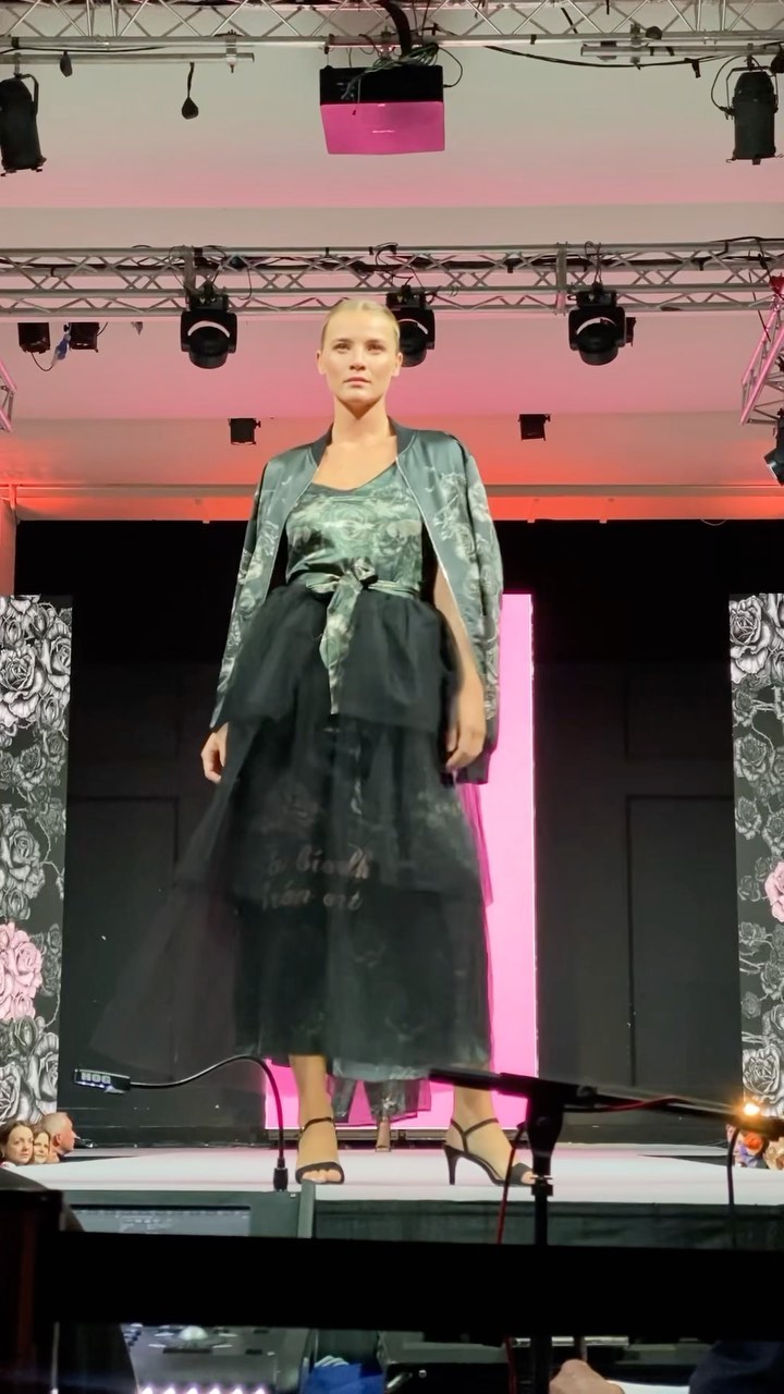 A few of the #Éadach outfits from this week’s @arccancersupport fashion show finale at @rdsdublin, part of the Róisín Dubh collection 🖤 A stunning production as always, for a wonderful cause. A pleasure to be a small part of it.
