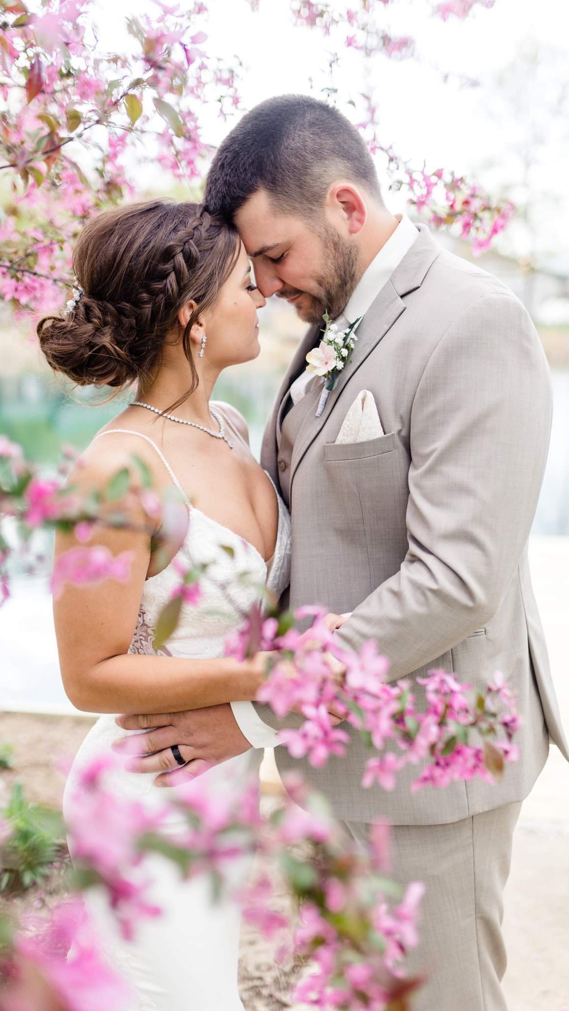 Taking the time to create a reel wasn’t even on my radar but Instagram just synced this one up for me, and THAT I can handle. 😌👌
#Nrsphoto #nrsphotography #nrsbride