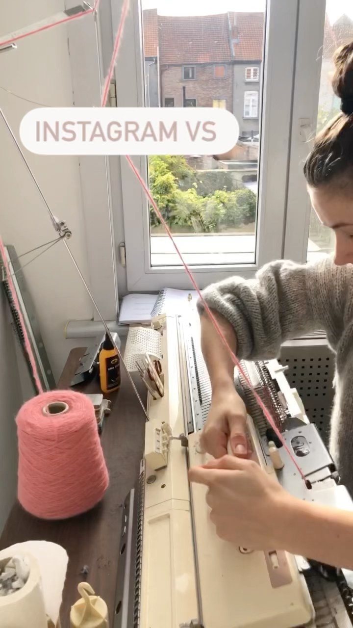 Instagram VS reality 😅🥴
#instavsreality #knitting #knittersofinstagram #knittersgonnaknit #knittersproblems #knitterproblems #knitweardesigner #knitwear #knittingmachine #knittingmakesmehappy #brotherknittingmachine #chunkyknit