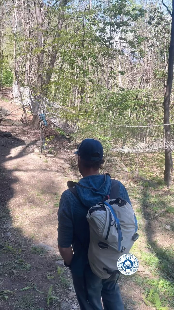 Corso Base Arrampicata Maggio 2024 Info: 🔜📞3471680785 o Link in Bio!!
•
•
•
.
#guidealpine #noplacetoofar #climbing #alpinism #climbingcourse #safety #mountain #patagonia