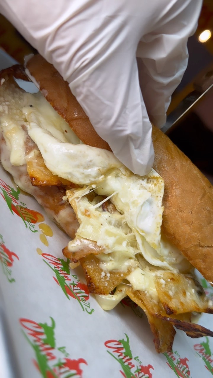 ✨ TORTA TECOLOTA 🤤 ✨
.
📍 @loschilakillers
⏰ 7:00-3:00pm
☎️ Orders To-Go Available
#AustinTexas #Atx #Atxbrunch #AtxFood #bestrestaurants #atxlife #atxfood #atxlocal #bestbrunchinaustin #BestAtxfood #atxfoodie #foodatx #brunchatxstyle