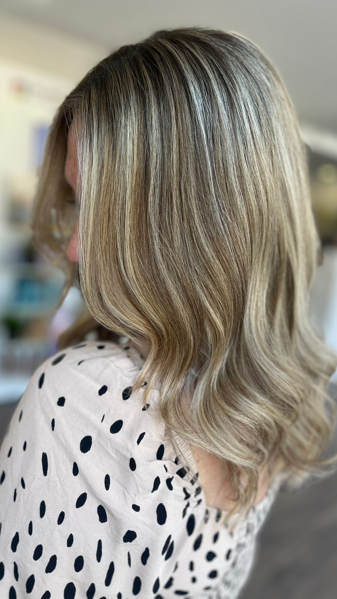 The Power of 9!
@redken Flash Lift Power 9 bleach has landed and we just cannot get enough of it! The lift is insane…. Look at this for a transformation!
Created by: Kelly - Artistic Director / Colour Specialist @thehairspiration
#blendsalon #blendsalonderby #redken #derbysalon #redkensalon #redkenobsessed #redkenflashliftbonderinside #redkenshadeseq #behindthechair #redkenbtc #redkenready #redkenartist