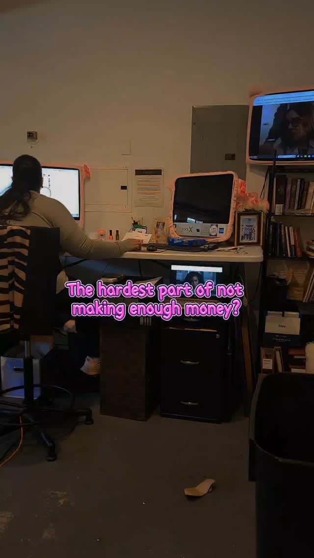 Nobody talks about this part of motherhood.
The part where your child asks for something so simple… and you gotta fake a smile and say,
“Maybe next week, baby.”
But deep down, you know next week ain’t looking any better.
It ain’t that you don’t want to give them the world…
It’s that you’re running on empty mentally, emotionally, and financially.
And somehow, you just keep pushing like it’s normal.
Truth is…
We’ve normalized struggling.
We’ve convinced ourselves that our kids will “understand one day.”
But while we’re adjusting to the bare minimum, they’re learning to expect it.
And I can’t lie, that realization broke me.
That’s when I knew something had to change.
If you feel this in your soul…
You ain’t alone.
And you ain’t stuck.
I found a way to make money without clocking in, begging for hours, or missing moments with my kids.
And now, I’m helping other mamas do the same.
Drop a “READY” if you’re done watching your babies go without.
We’re breaking the cycle, starting today.
.
Follow @thedivaonline for more #wfhjobs and #sidehustles 💋
.
.
#thedivaonline #blogger #1000visionaries
#digitalproducts #dfydigitalproducts
#howtoworkfromhome
#digitalmarketing #digitalproducts #easywaystomakemoney
#howtostartanonlinebusiness #howtostartanonlinehustle #howtomakemoneyonline #digitalnomad
#2025sidehustles #wifimoney
#womensupportingwomen #womeninbusiness #girlpower #entrepreneurlife #girlboss