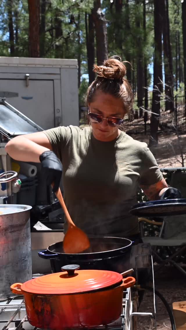 An epic Summit experience with @overlandexpo this week!!
We kicked it off with elote corn pops and kabocha squash posole, plus minted albondigas and endless quesadillas.
Big thanks to @dometic and @frontrunneroutfitters for supplying fridges for lunch.. balsamic-spiked pesto and harissa turkey sandwiches ftw!
It was a pleasure seeing both new and familiar faces this year, can’t wait to meet up with everyone else at the ExpoWest this weekend!
#overlanding #privatechef #camping #catering #outdoordining