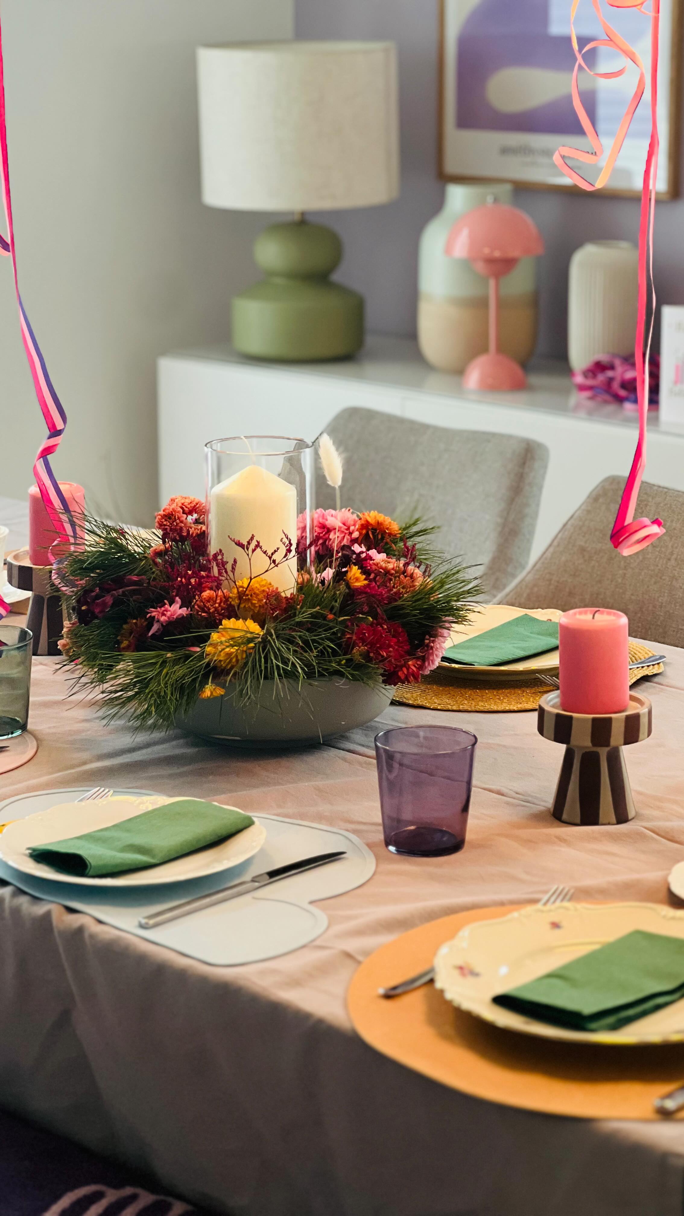 Schön war’s🤗
Bunt, lecker und lustig. Ganz spontan haben wir unsere Family zum Brunch eingeladen. Sie hatten Zeit und es war so schön🤩
#family #birthday #birthdayparty #interior #autumnwreath #dekoration #decoration #interior #interiordesign #interior123 #colorful #colorfuldecor #colorfulhome #colorfulinterior #cornerofmyhome #qualitytime #inneneinrichtungen #festefeiern #livingroom #livingroomdecor #livingroomdesign #livingroomdecoration