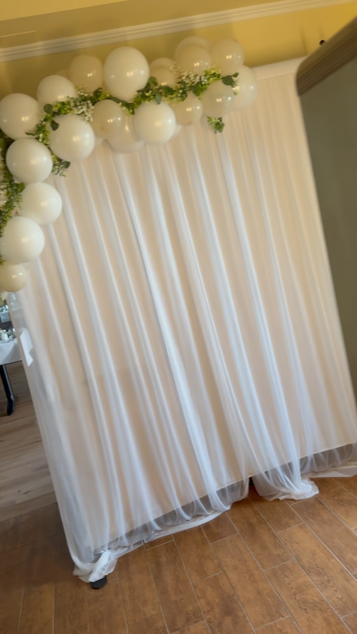 Hochzeit ohne Fotobox? 🥹
Wenn wir eine Art Veranstaltung am liebsten begleiten, dann sind das Hochzeiten. 🥰
Ein besonder Tag für jedes Paar, der bis in alle Ewigkeit in Erinnert bleiben wird.
Da wäre es auch schade, wenn man keije Fotobox von uns als Begleitung hat. 🤷🏻♂️
Wer sich seinen Termin sichern will, muss sich zeitgerecht informieren. 🥰
#savethedate #weddingideas #wedding #photobooth #fotoboxmieten