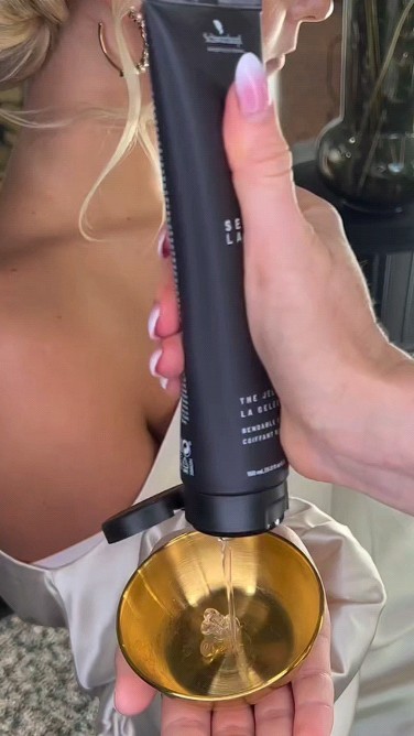 ✨FAITES SCINTILLER VOTRE CHEVELURE ✨
Qu'importe l'occasion, il n'y en a pas vraiment en réalité
✨ MARIAGES | DÉFILÉS | SOIRÉES DE GALA | PHOTO | FÊTES DE FIN D'ANNÉE |Mon #GlitterHair à ça place sur vos cheveux
Pourquoi ce limiter aux YEUX et aux LÈVRES ✨
J'ai hâte d'avoir vos retours et de savoir si vous allez #OsezBriller
Je suis Audrey ElP 💋 Consultante en Image
Coiffeuse Maquilleuse Professionnelle | Depuis 1999
Spécialisée en Evénementiel et Morpho | Experte Beauté & Cosmétique
📌 Métropole Lilloise | Hauts-De-France | France | Belgique...
MON OBJECTIF vous sublimer pour que vous soyez éclatante le jour J,
Chaque Détail compte,
Je vous offre une expérience unique et personnalisée pour votre mise en beauté.
📅 Vous avez un événement !
Prenons RDV dès maintenant
WWW.AUDREYELP.COM/contact
#AudreyElP #Coiffeuse #Maquilleuse
#Wedding #Makeup #HairStyling #BeautyTips #LookDeMariée #BeautyEvent #MaquillageProfessionnel #MUA
#AudreyELP 💋 #ConsultanteEnImage
#CoiffeuseMaquilleuseProfessionnelle #EtudeMorpho #BeautéÉvénementielle
~ ~ ~
#VotreStylisteBeauté #ShoppingBeauté #CoiffureEtMaquillage #MiseEnBeautéStudio #MakeupArtist
#BloggeuseBeauté #CoiffeuseNomade
~ ~
📌 #MUALille #CoiffeuseMaquilleuseEurope
#MakeupArtistFrance #BeautéHautsDeFrance
#ÉvénementHDF #CoiffureFrance