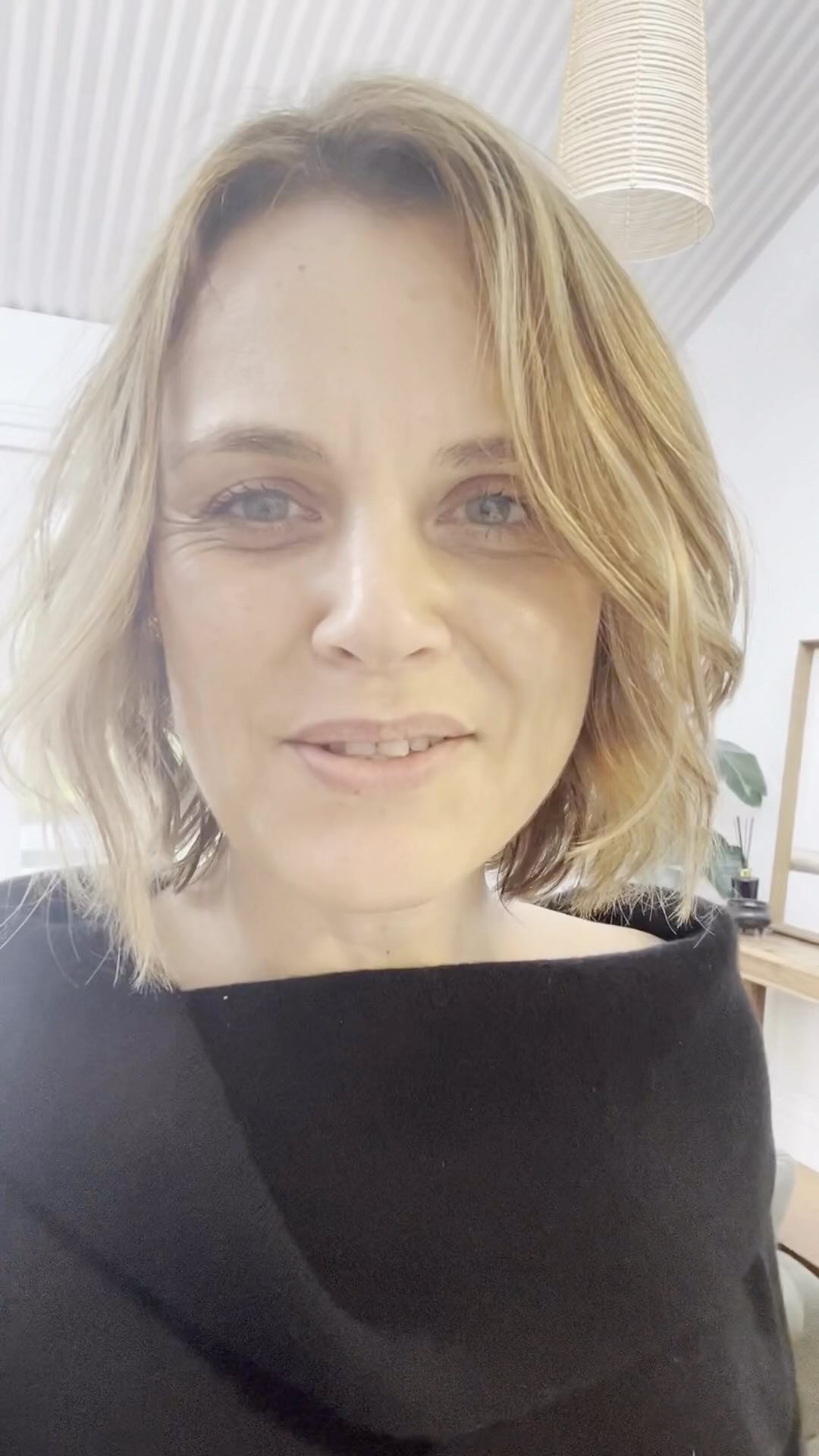 Cycle Syncing 🌕🌗🌑🌓
If we moved and lived with the natural flow of our cycle we would find that our body is not a cookie cutout nor is it moving in a straight line. We have hormonal changes happening through every phase of the cycle, so when responsive to what our body is communicating we would find that nothing is ever the same!! There are ways to maximise each phase and support our health and wellbeing in so many ways so we can start to front foot life rather than feel at the mercy of it.
Thanks to FitMiss for having me this morning to talk on this topic. And thanks to the ladies who came along to listen 😊 Super awesome discussions and many light bulb 💡 moments for us all ✨
@fitmisshealthclub 💖♥️💪🏽
#followyourflow #cyclesyncing #womenshealth