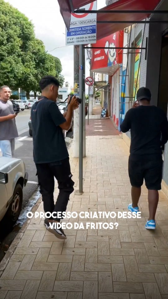 Esse foi o processo criativo do comercial que produzimos para a @fritos.mirassol O resultado já foi publicado em nosso perfil!