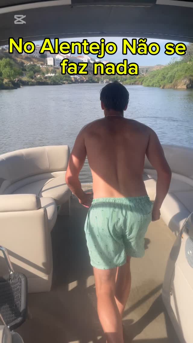 Bom dia ☕️
.
.
.
#turismoalentejo #turismoportugal #mértola #visitmértola #alentejo #baixoalentejo #barco #passeiosdebarco #turismoespaña #turismofrança #turismoinglaterra #boat #boattrip #boattours