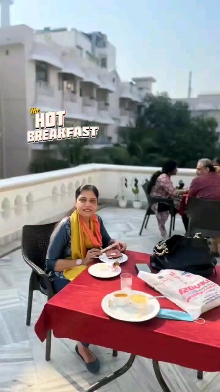 Start your day off right! Our breakfast buffet is the perfect way to begin. Come in for live omelet and dosa stations, fresh bakery items, Indian breakfast favorites and more...